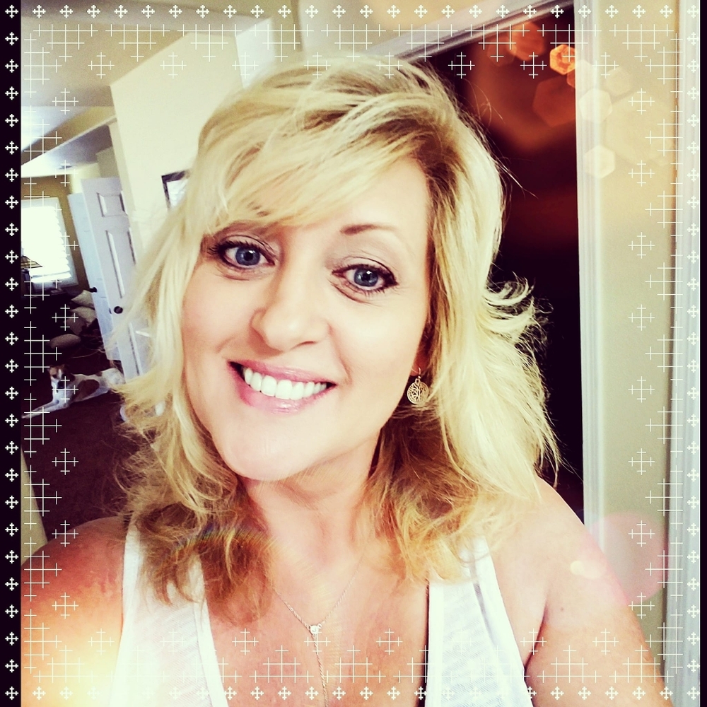 Meet your Posher, Debbie